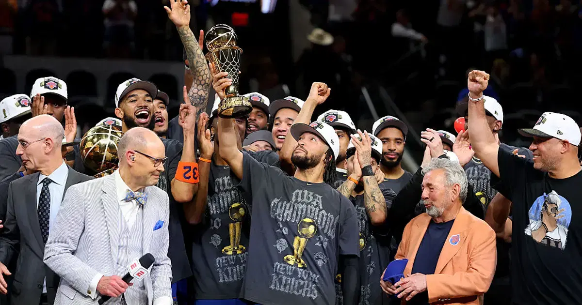 Los NY Knicks son campeones de la NBA después de 53 años