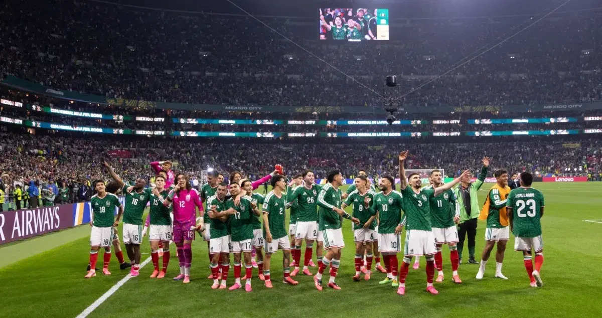 México derrota 2-0 a Ecuador y avanza a los octavos