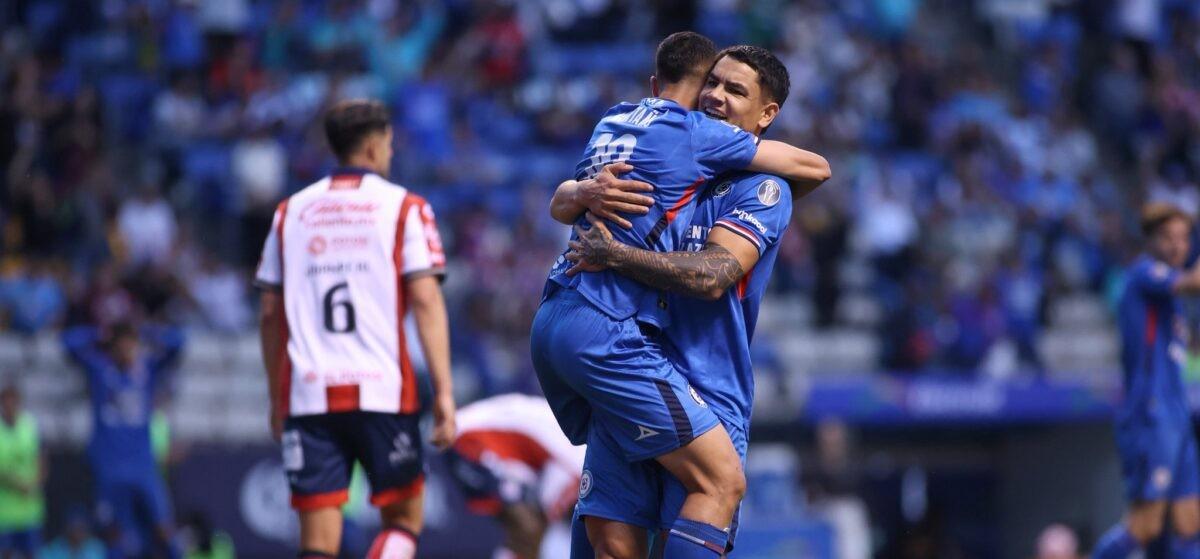 El campeón Cruz Azul debuta de visitante contra San Luis