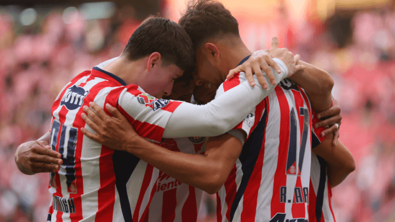 Chivas derrota a Juárez con gol agónico del "Piojo" Alvarado